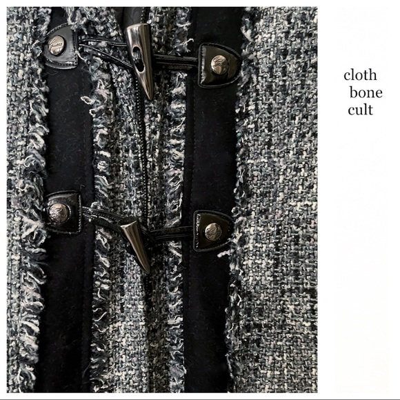 GUESS Woven Black & White Hooded COAT (EUC) - Picture 7 of 16